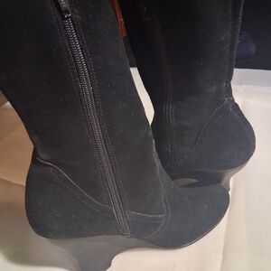 Chic Black Heeled Boots